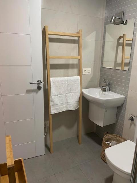 Apartamento A Un Paso De La Playa En Ares Con Piscina Y Parking Εξωτερικό φωτογραφία